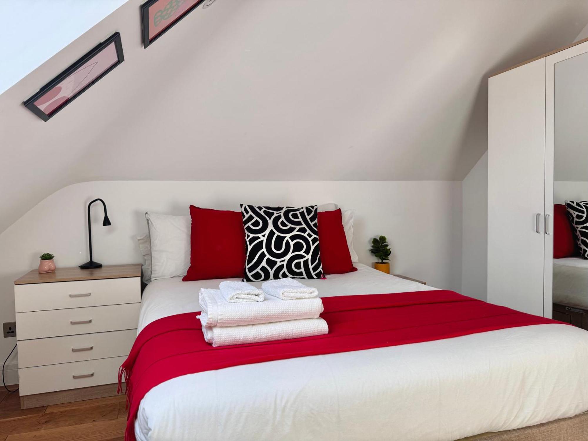 En-Suites With Free Parking 30Min To Central London Exterior foto
